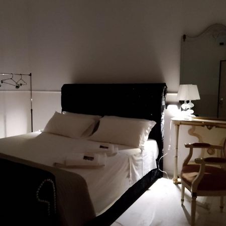 Bed and Breakfast Palazzo Novecento Centro Storico à Lecco Extérieur photo